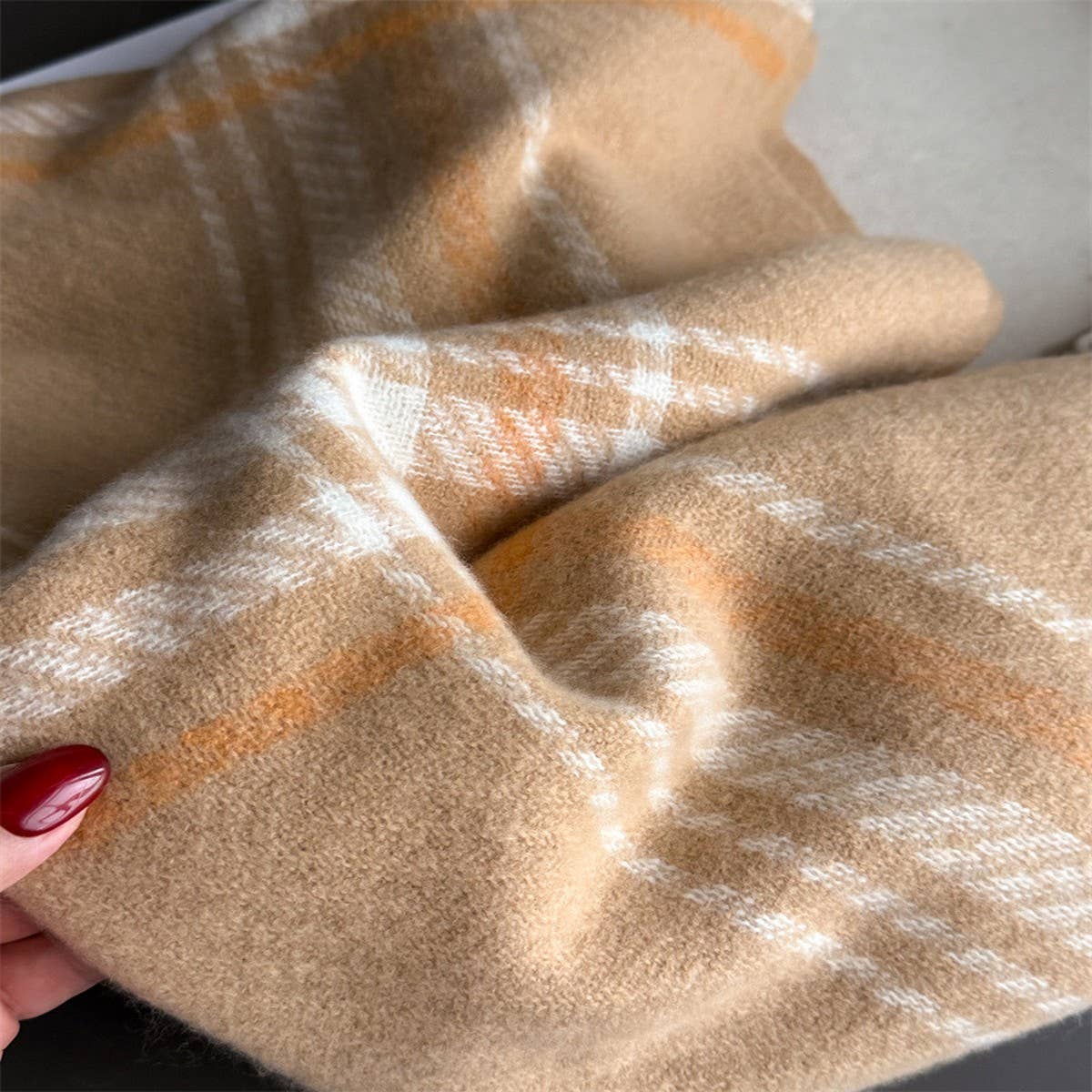 Minimal Plaid Soft Cashmere Feel Winter Scarf_Cwasc03246