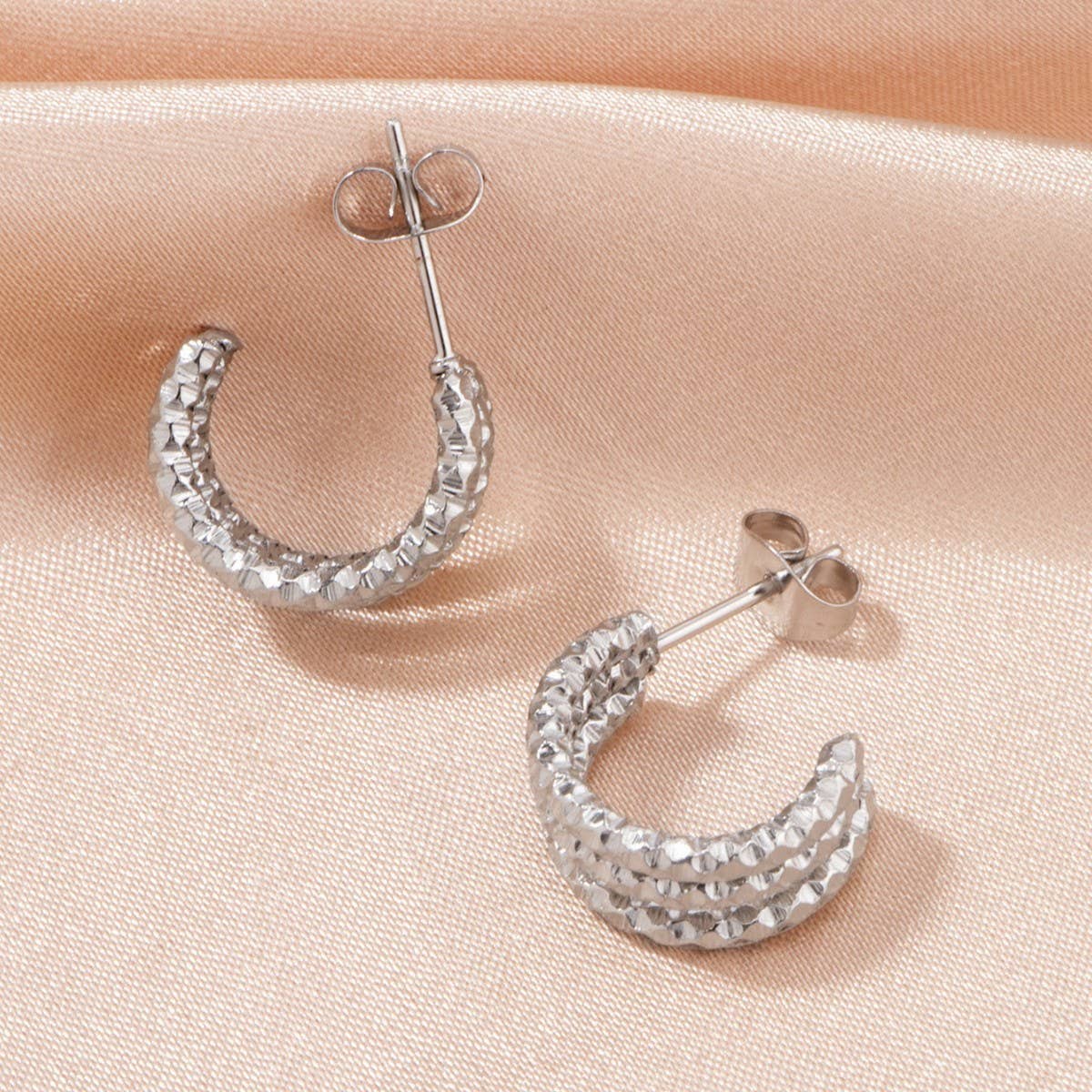 Vintage Multi-Layer C-Shaped Titanium Steelearrings_Cwmm3617