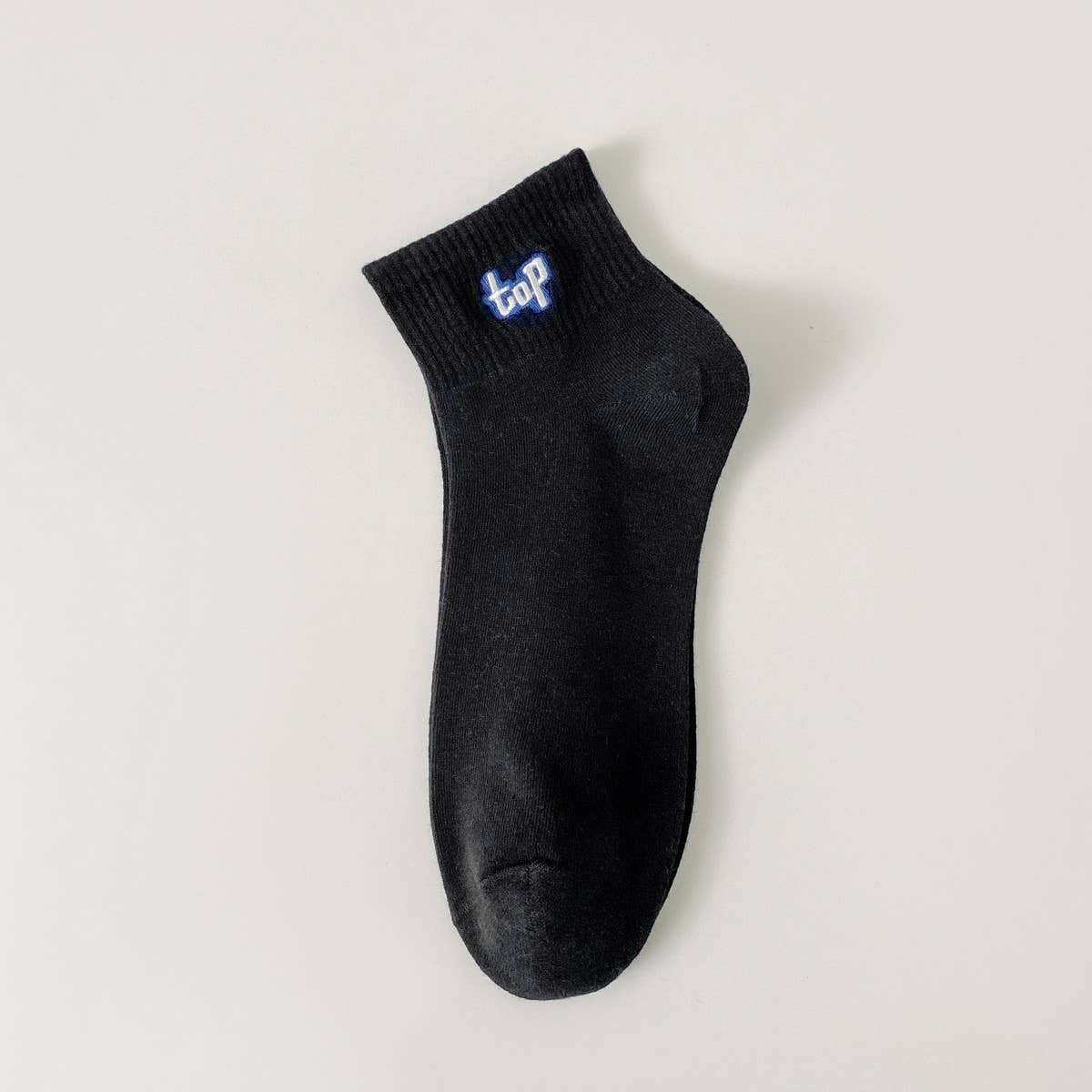 NEW EMBROIDERED SPORTS SOCKS FOR MEN_CWMS2020