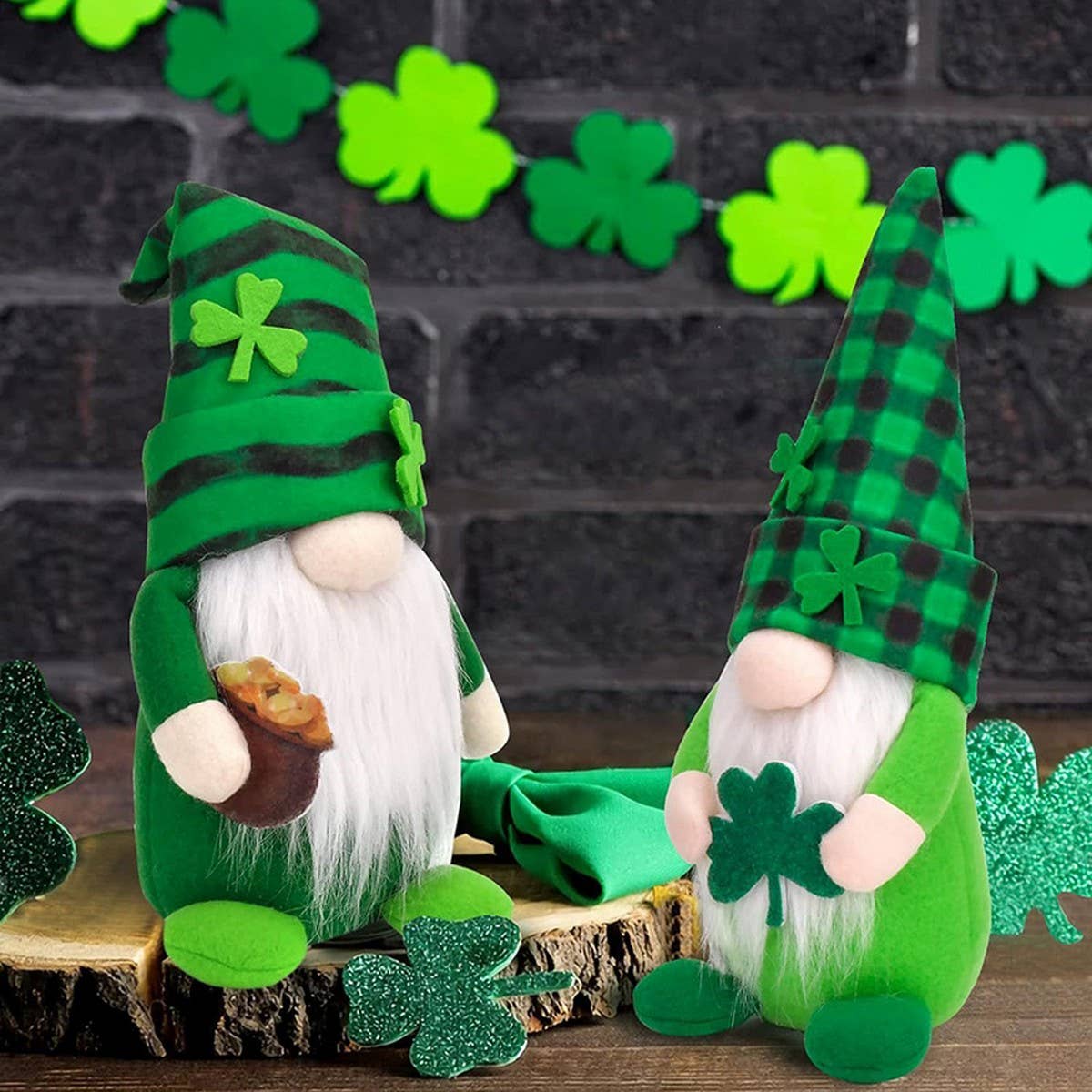 ST PATRICKS DAY FACELESS GNOME ORNAMENT_CWMM3434