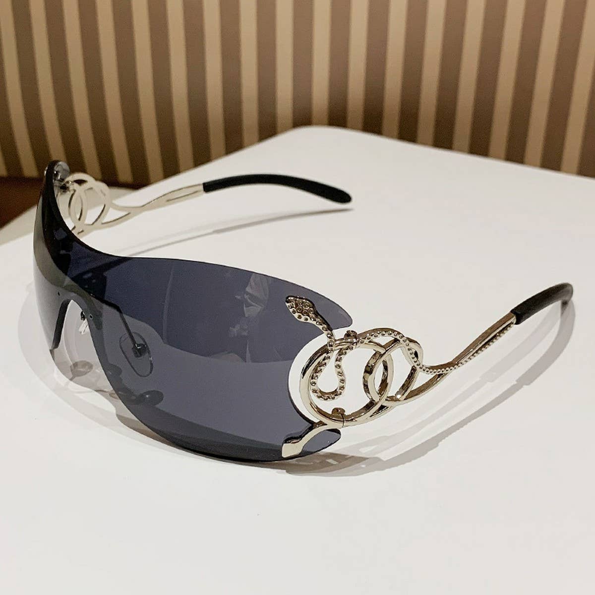Y2K Style Cobra Integrated Large Frame Sunglasses_Cwasg0347
