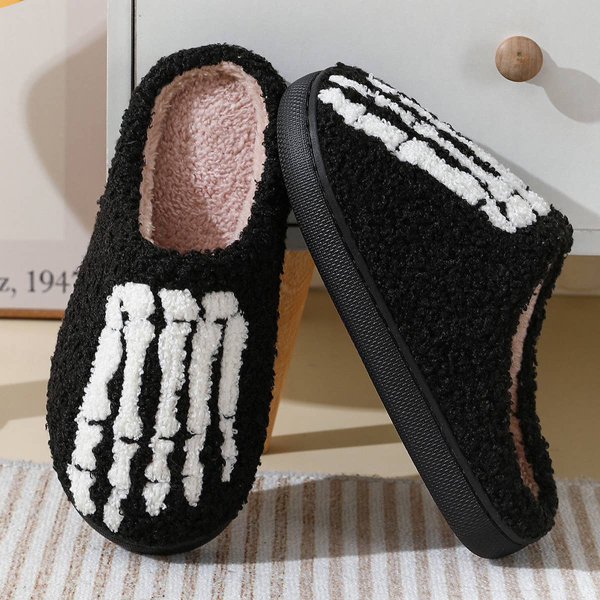 HALLOWEEN SKELETON HAND COTTON SLIPPERS_CWSHS0287