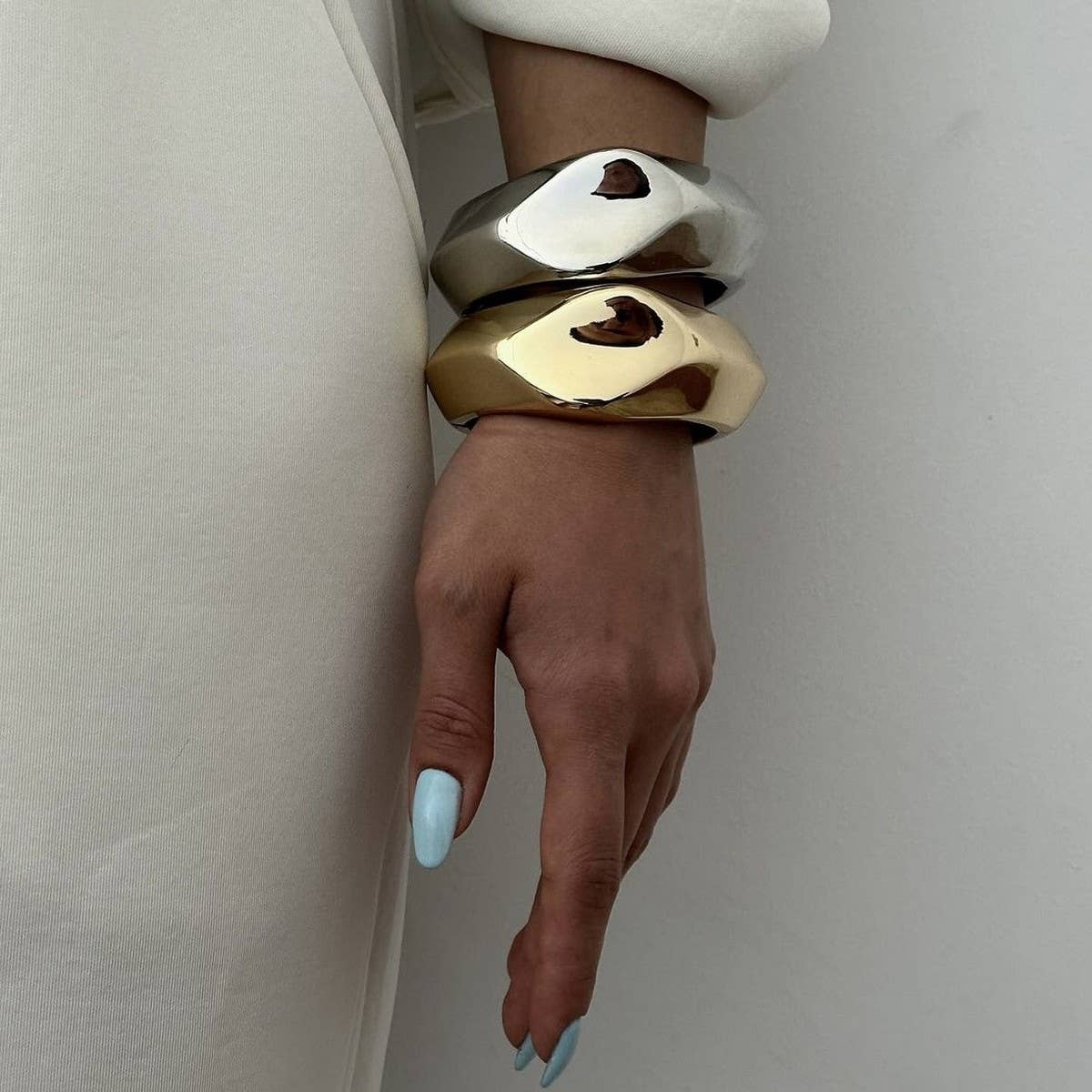 HIP HOP GLOSSY SPRING CUFF BRACELET FOR WOMENS_CWMM3080