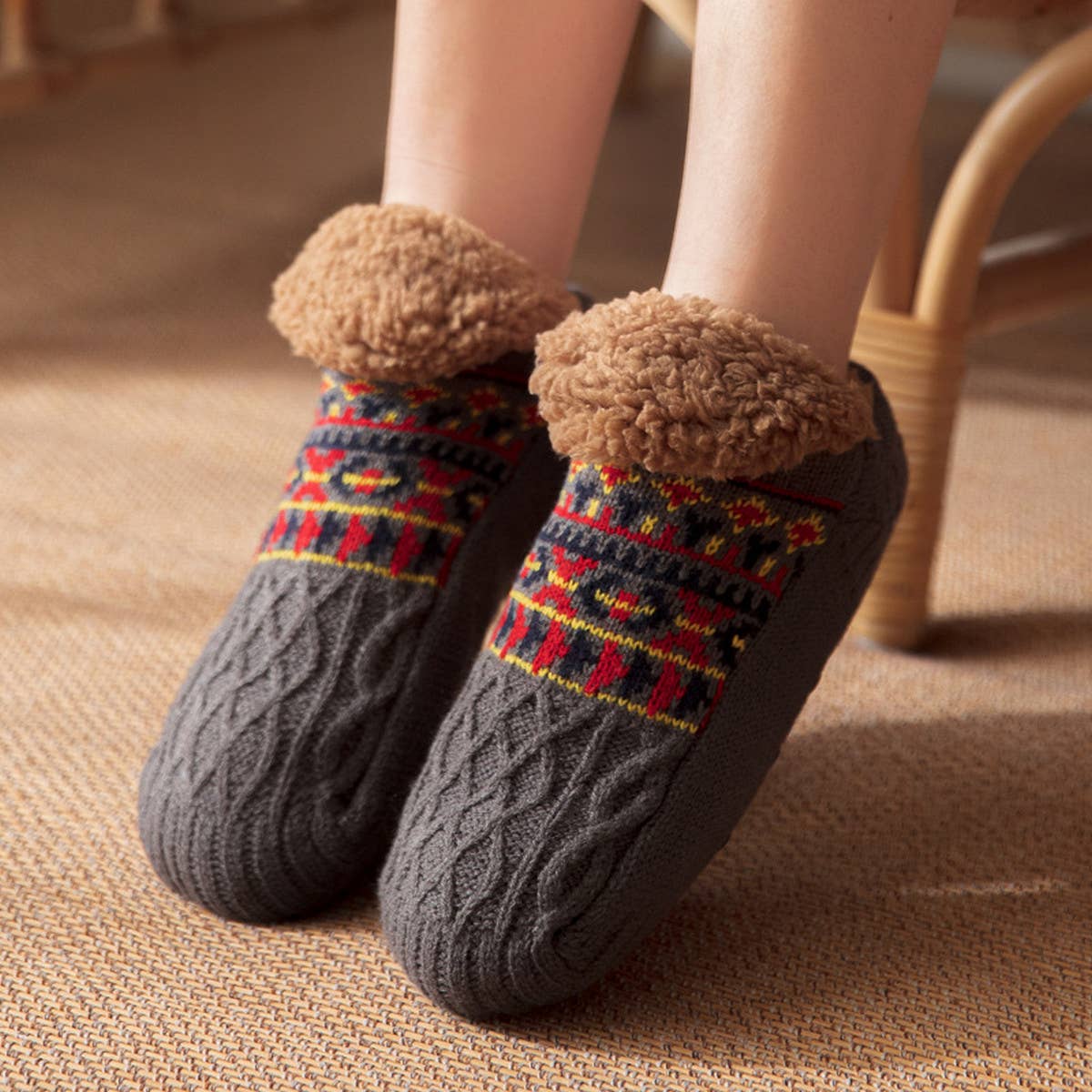 NON SLIP WARM PLUSH INDOOR SLIPPERS_CWMS0703