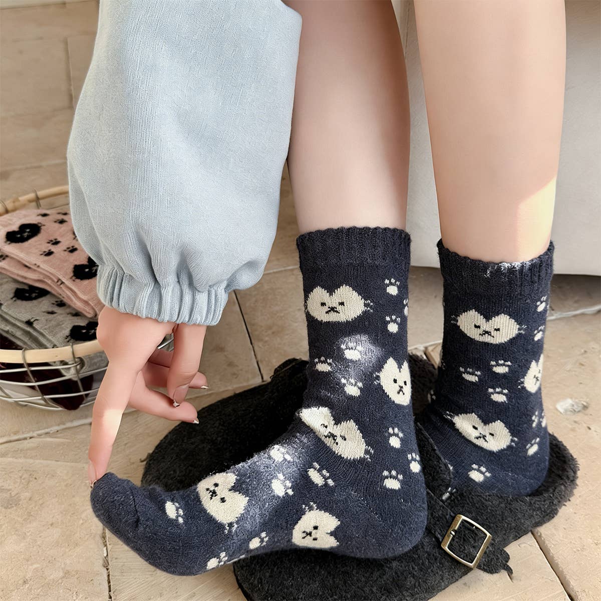 Cute Cartoon Wool Slouchy Crew Socks Women_Cwms03359