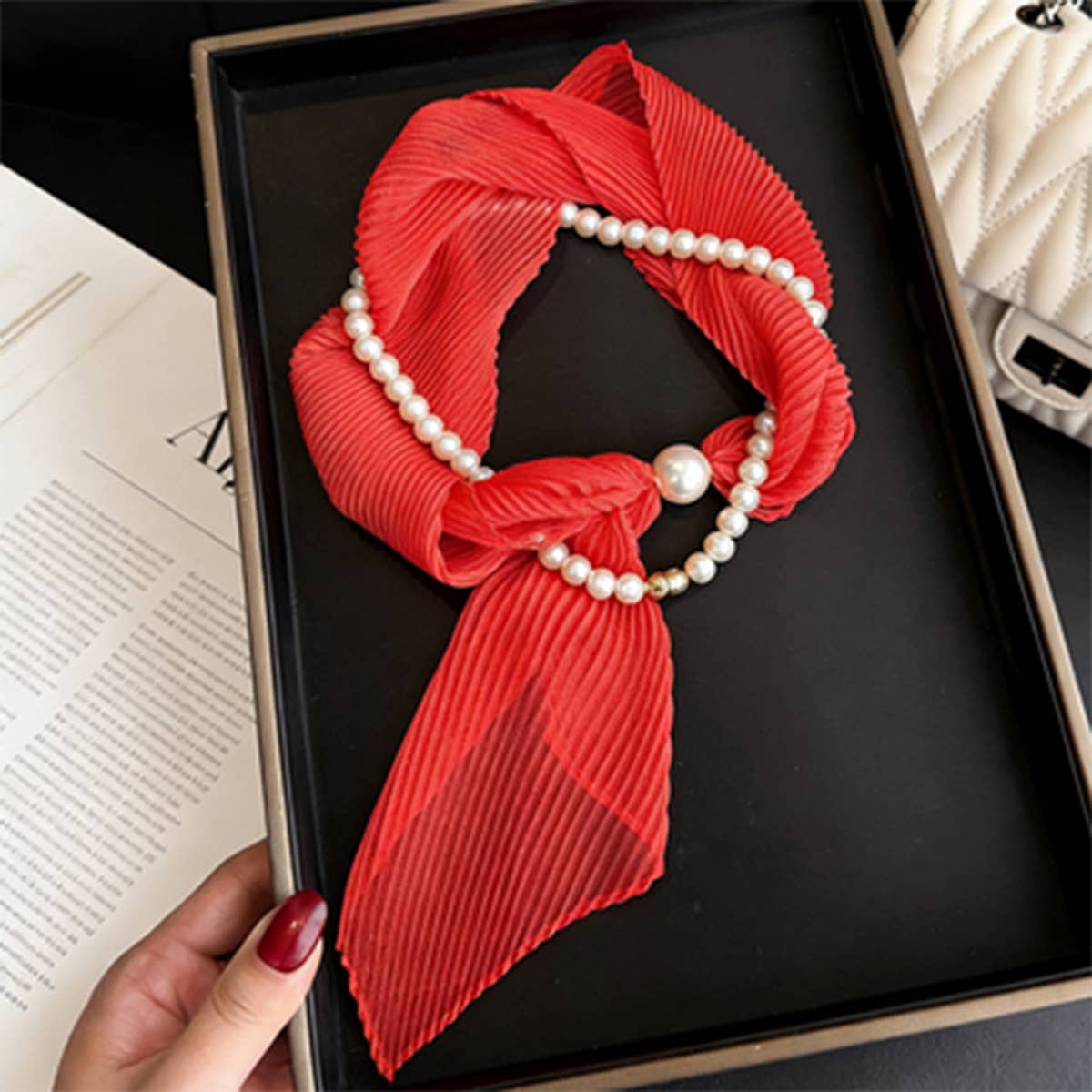 Ivory Crinkle Pearl Magnetic Silk Scarf_Cwasc03937