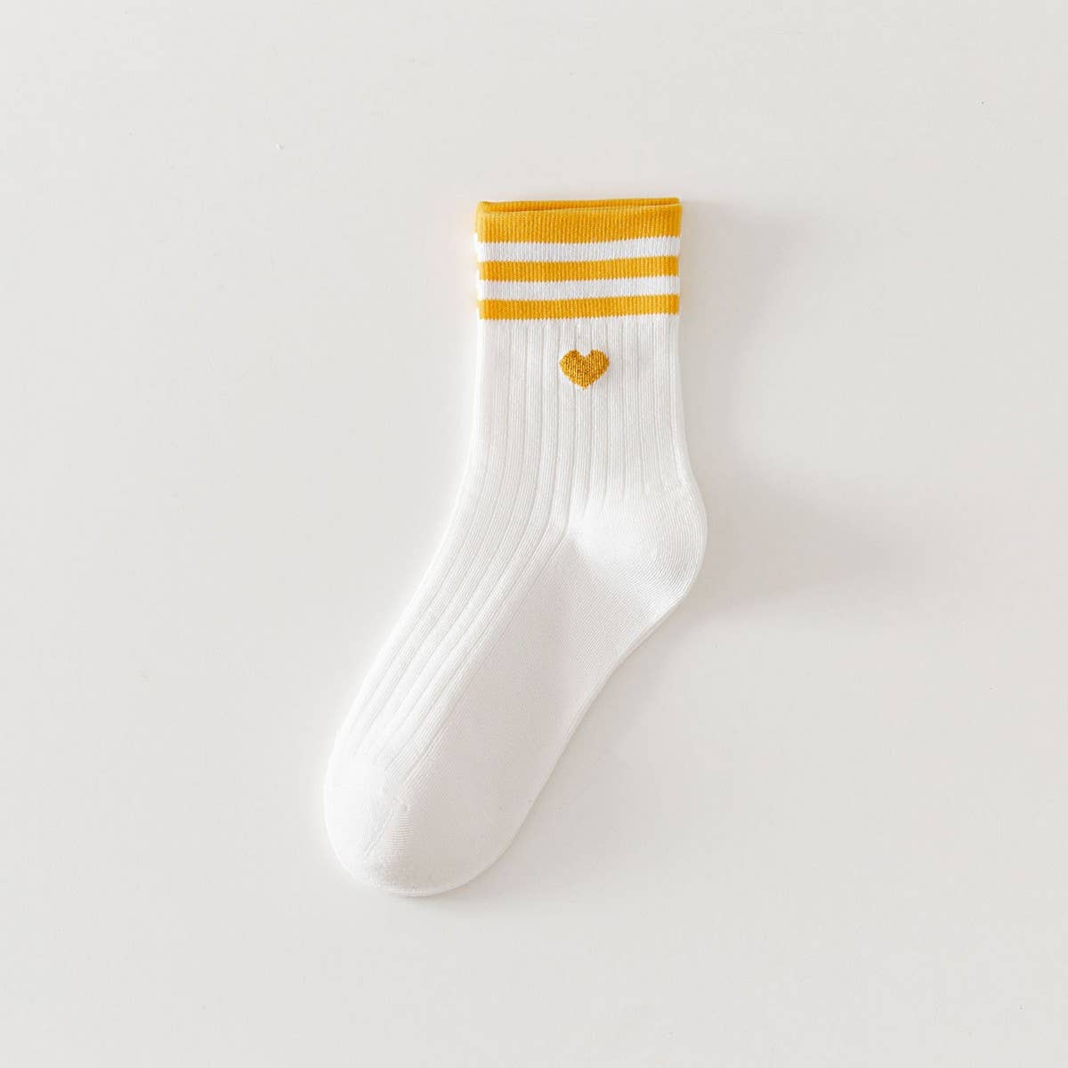 COLLEGE STYLE HEART TWO STRIPES PRINT CREW SOCKS_CWMS0900