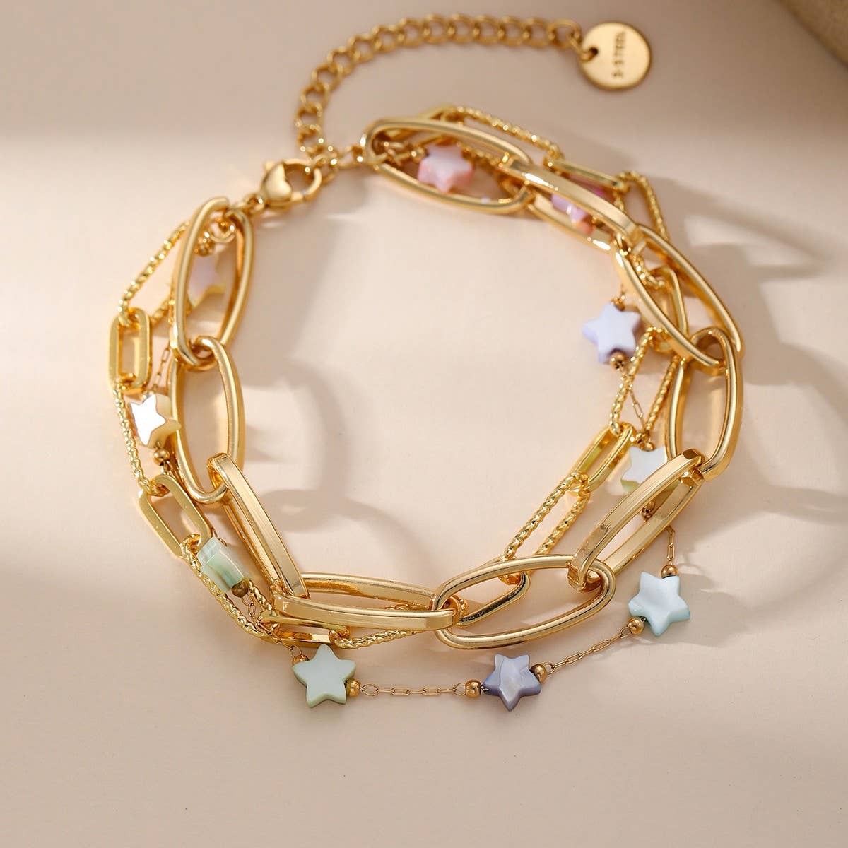 PAPERCLIP CHAIN MULTI LAYERED HEART SHELL BRACELET_CWMM3734