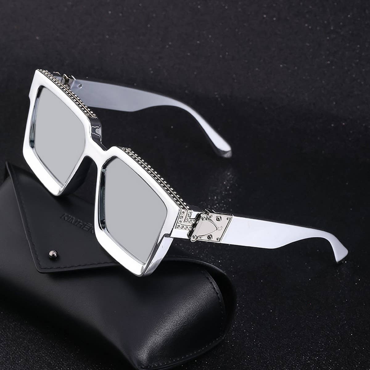 LARGE SQUARE FRAME SUNGLASSES WITH DIAMONDS_CWASG0662