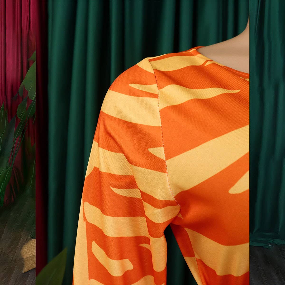 FASHIONABLE LACE UP PRINTED OVERSIZED DRESS_CWDMD3697