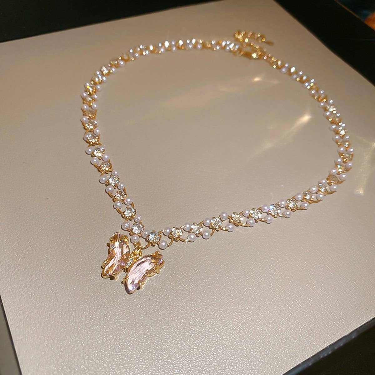 BUTTERFLY LIGHT LUXURY NECKLACE_CWAJE2060