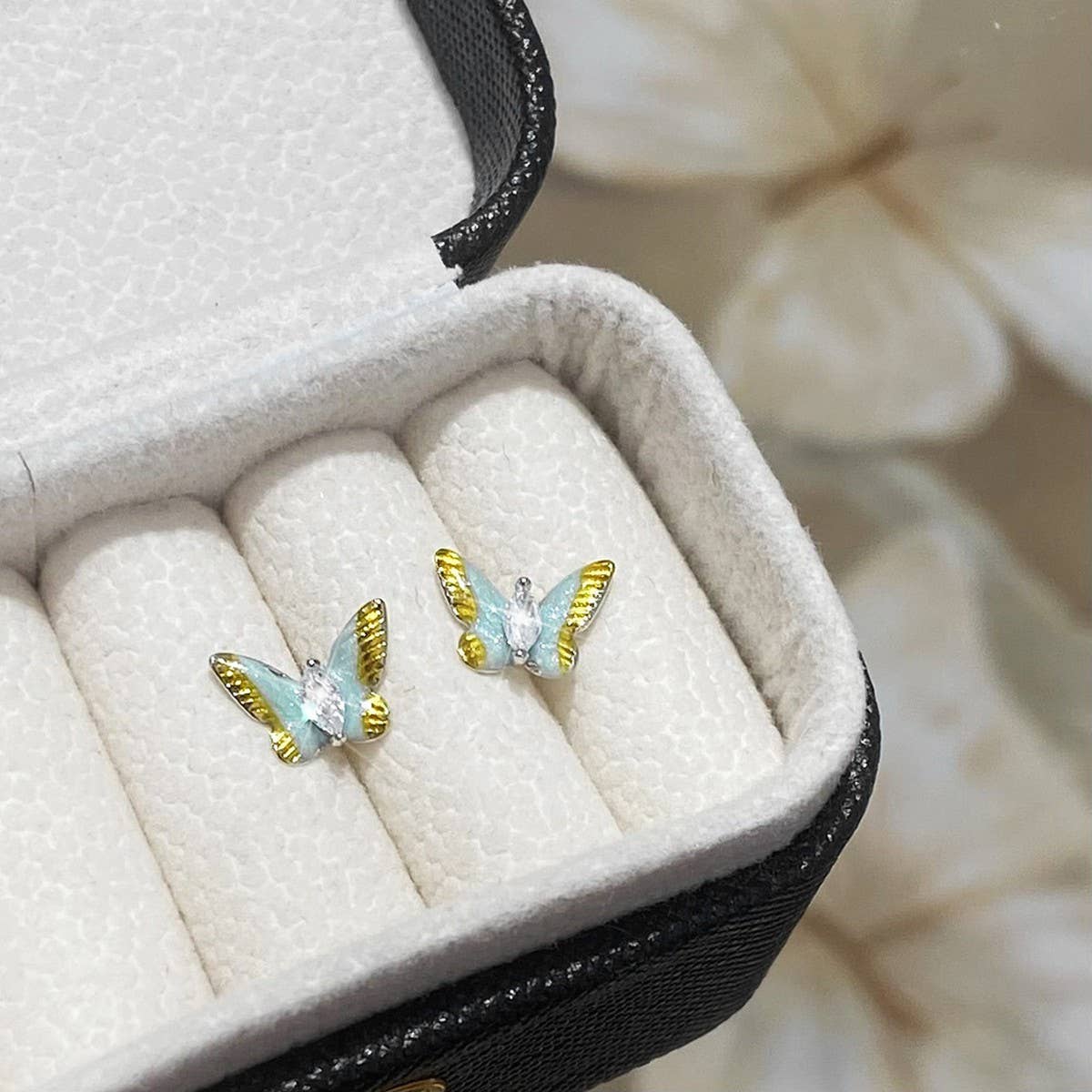 FASHIONABLE EXQUISITE BUTTERFLY EARRINGS FOR WOMEN_CWAJE3113