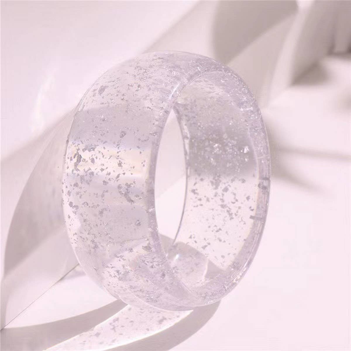 IRREGULAR TRANSLUCENT DESIGN FASHION BRACELET_CWMM3088