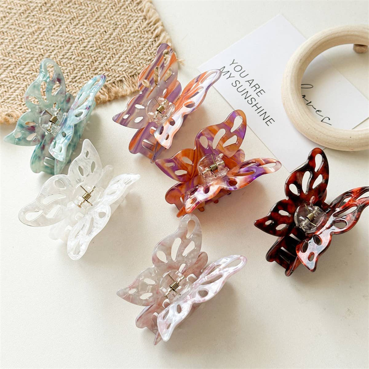 NEW LARGE HOLLOW BUTTERFLY HAIR CLAW WOMENS CLIP_CWAHA1028
