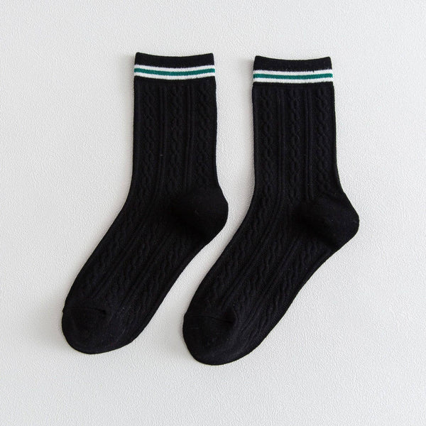 College Style Crew Socks With Cable Knit Pattern_Cwms075