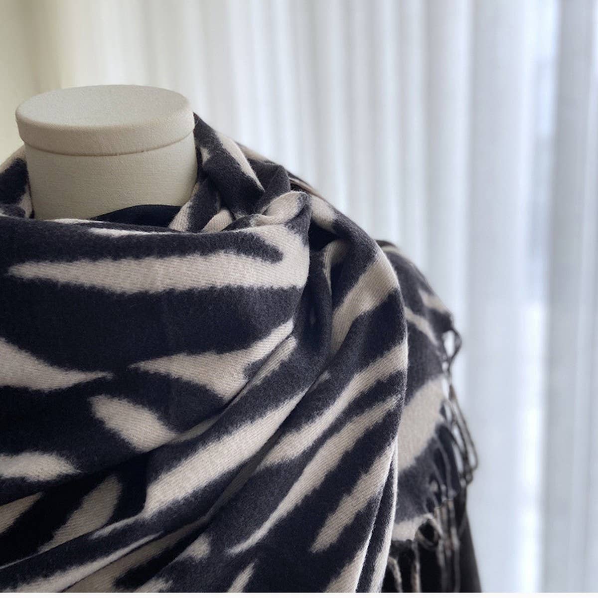 STRIPED PRINT FAUX CASHMERE SCARF FOR WINTER_CWASC1472