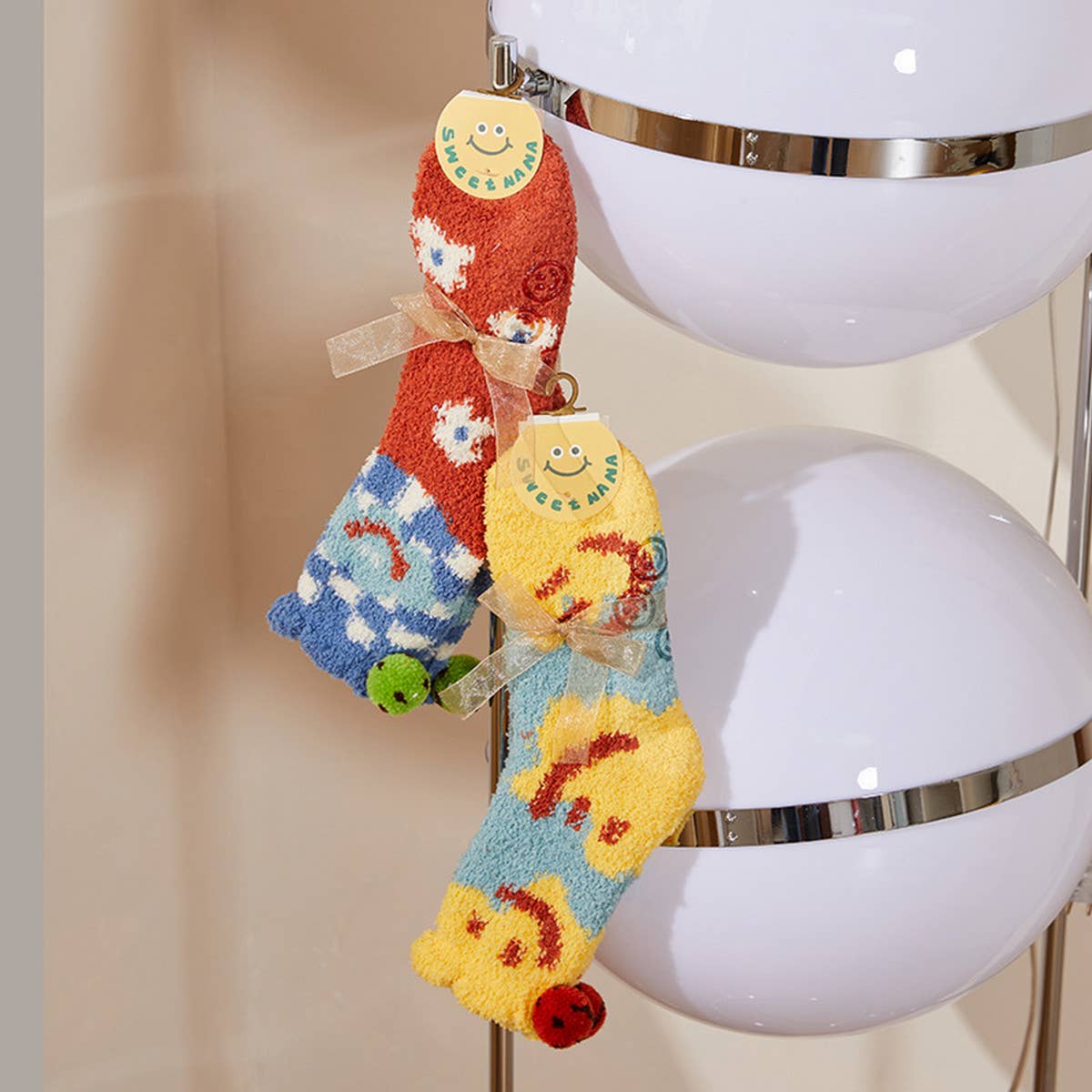 CUTE CARTOON SMILING FACE SOCKS_CWMS0876