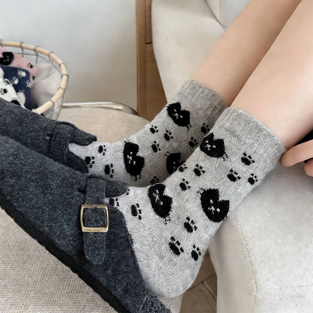 Cute Cartoon Wool Slouchy Crew Socks Women_Cwms03359