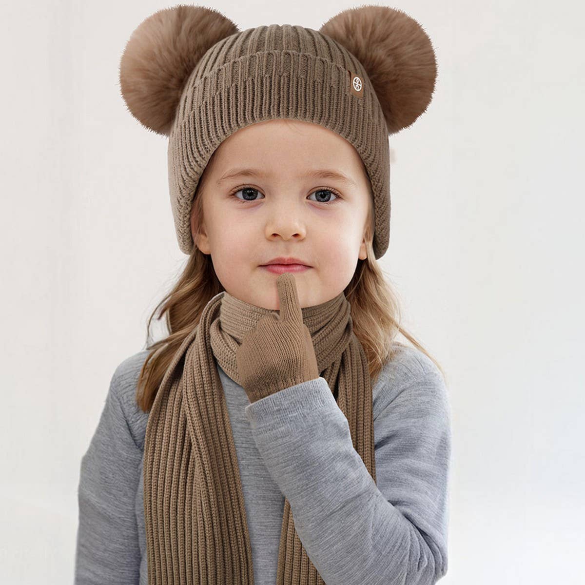 CHILDRENS HAT SCARF AND GLOVES THREE PIECE SET_CWMM2810