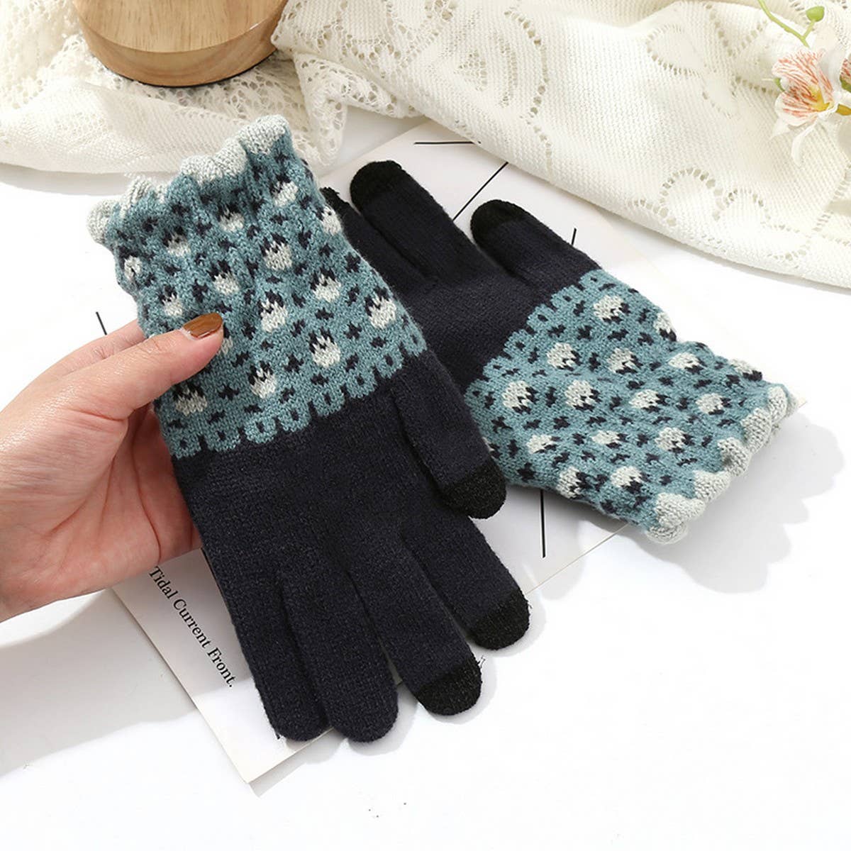 CUTE KNIT GLOVES FOR WOMEN TOUCHSCREEN WARM_CWAG0147