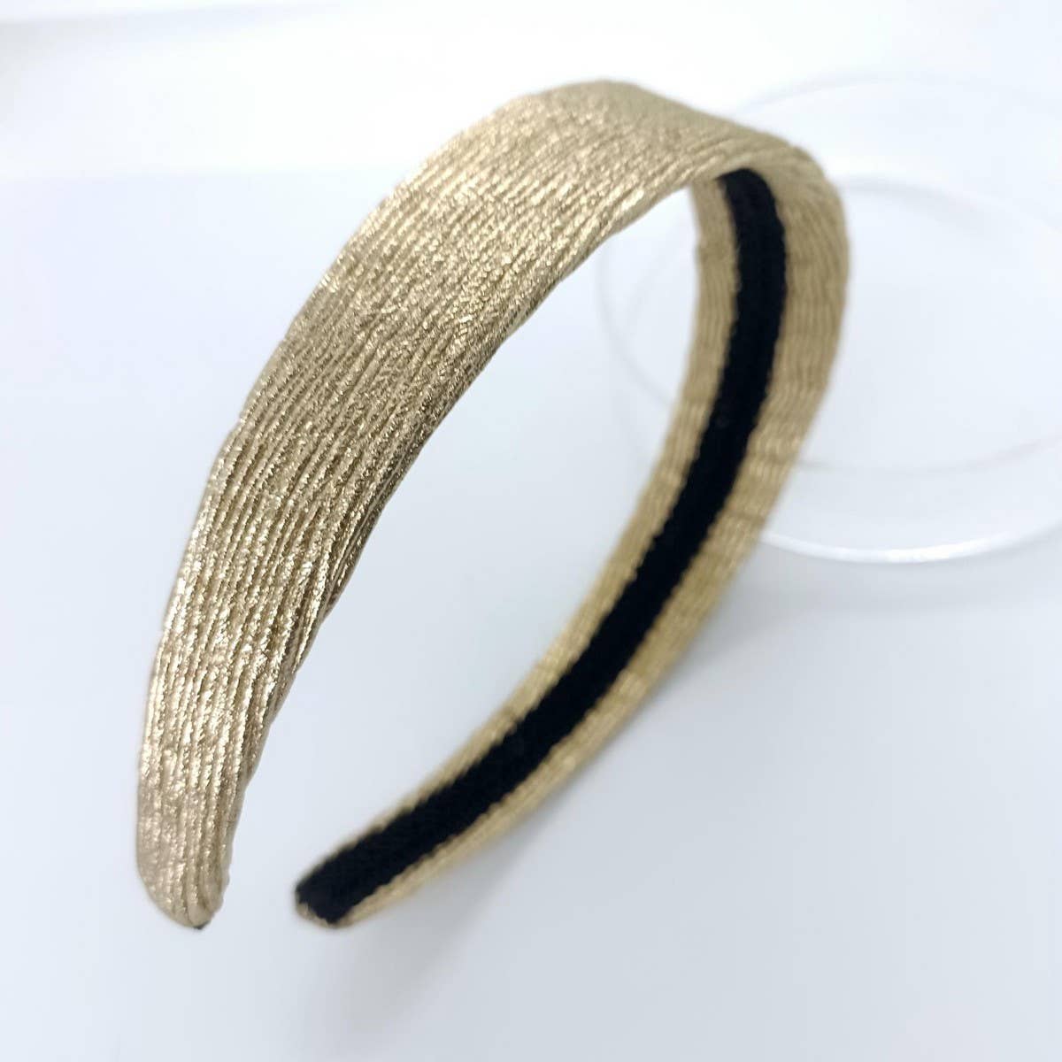 METALLIC RUCHED WAVE PU HEADBAND PALACE STYLE_CWAHA6318