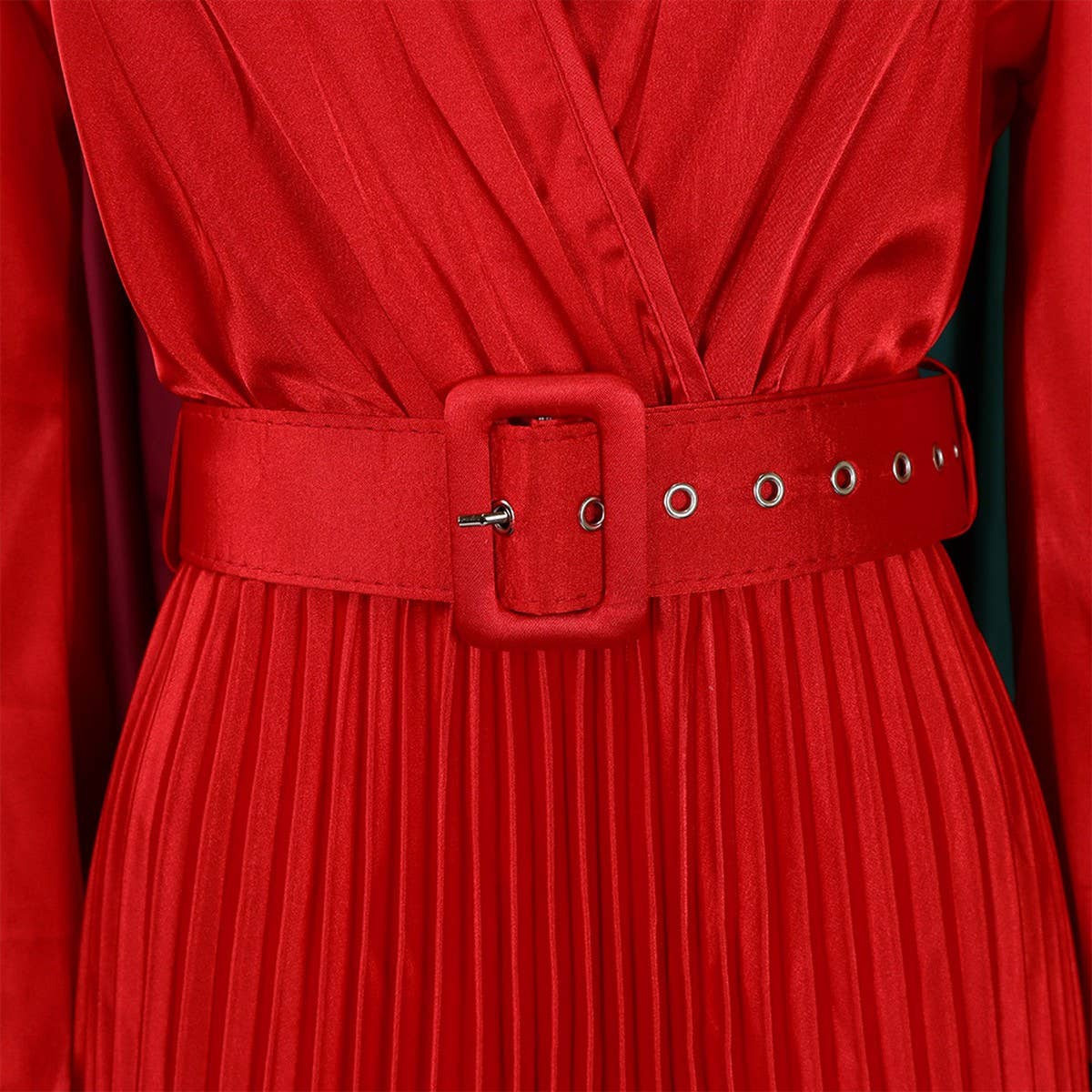 FASHIONABLE AND ELEGANT SOLID COLOR PLEATED DRESS_CWDMD3677