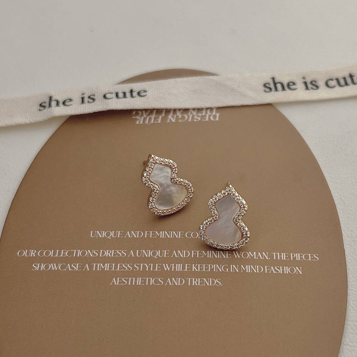 HIGH GRADE GOURD SHELL EARRINGS AND EARRINGS_CWAJE1282