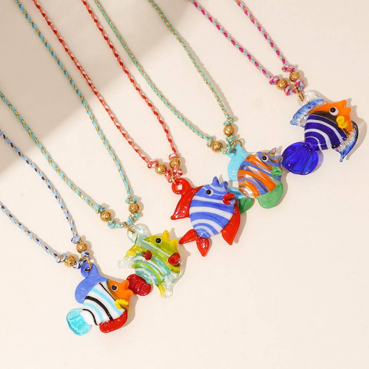 COLORFUL GLASS FISH OCEAN PENDANT NECKLACE_CWMM7525