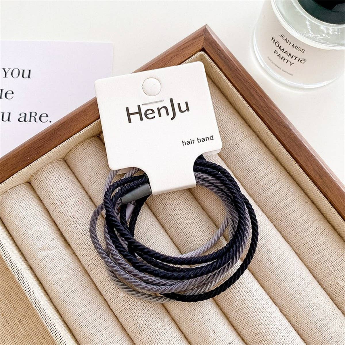 SIMPLE DURABLE AND TRACELESS HAIR TIES_CWAHA1124