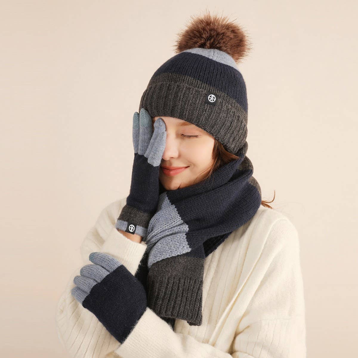 Winter Knitted Contrast Pom Pom Three Piece Suit_Cwmm2790