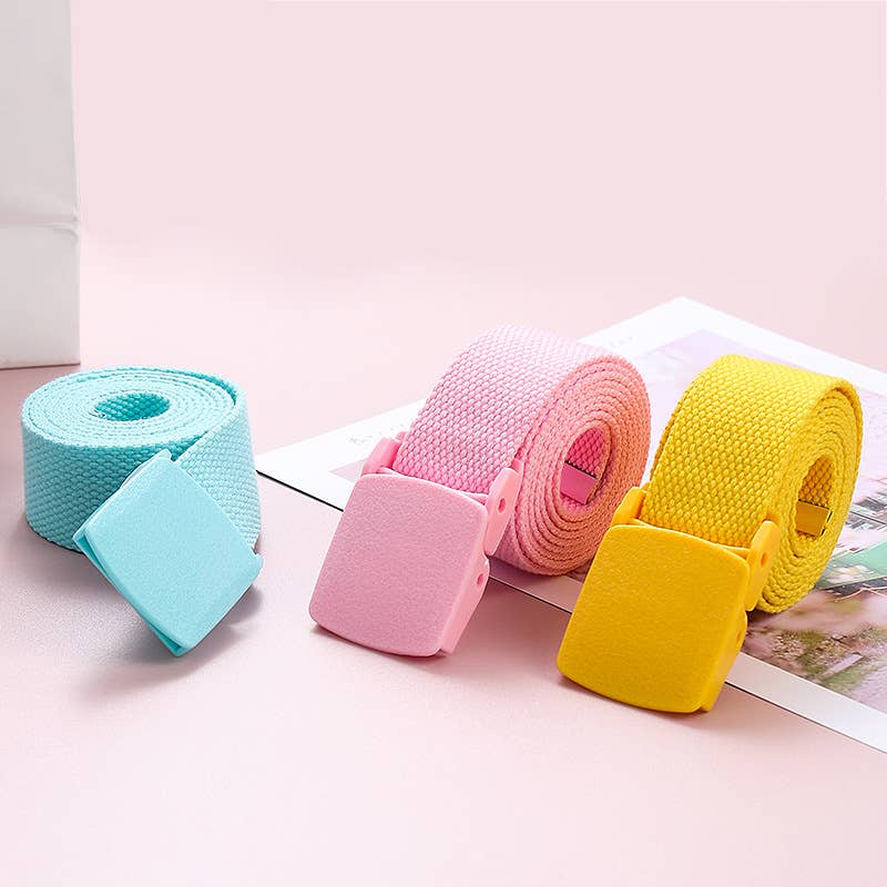SOLID COLOR WOVEN CANVAS BELT WITH PLASTIC BUCKLE_CWABE0675