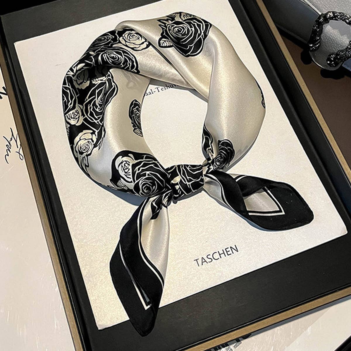 SILK SQUARE SCARF MULBERRY SILK ELEGANT DESIGN_CWASC0536