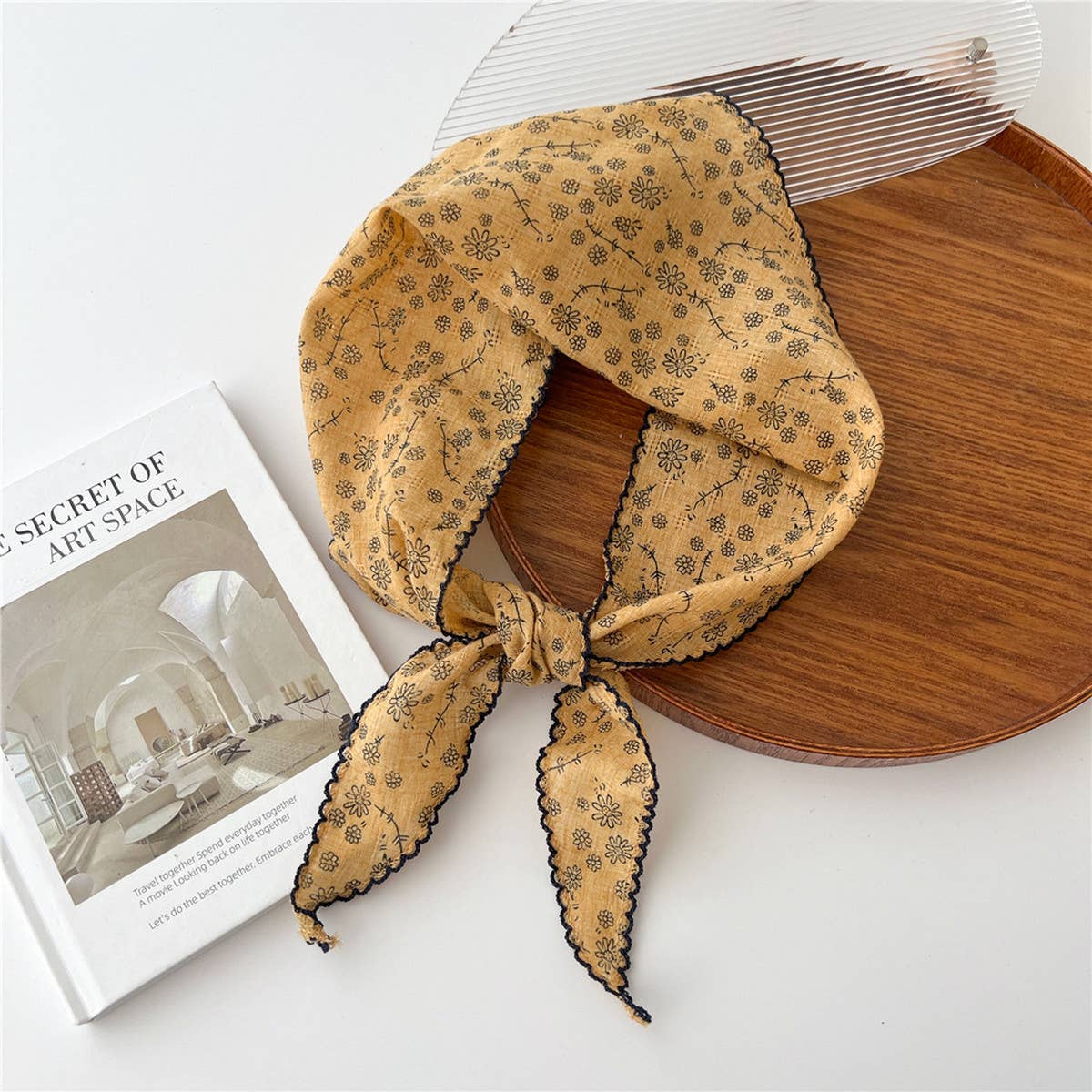 LACE TRIM COTTON LINEN FLORAL TRIANGLE SCARF_CWASC0850