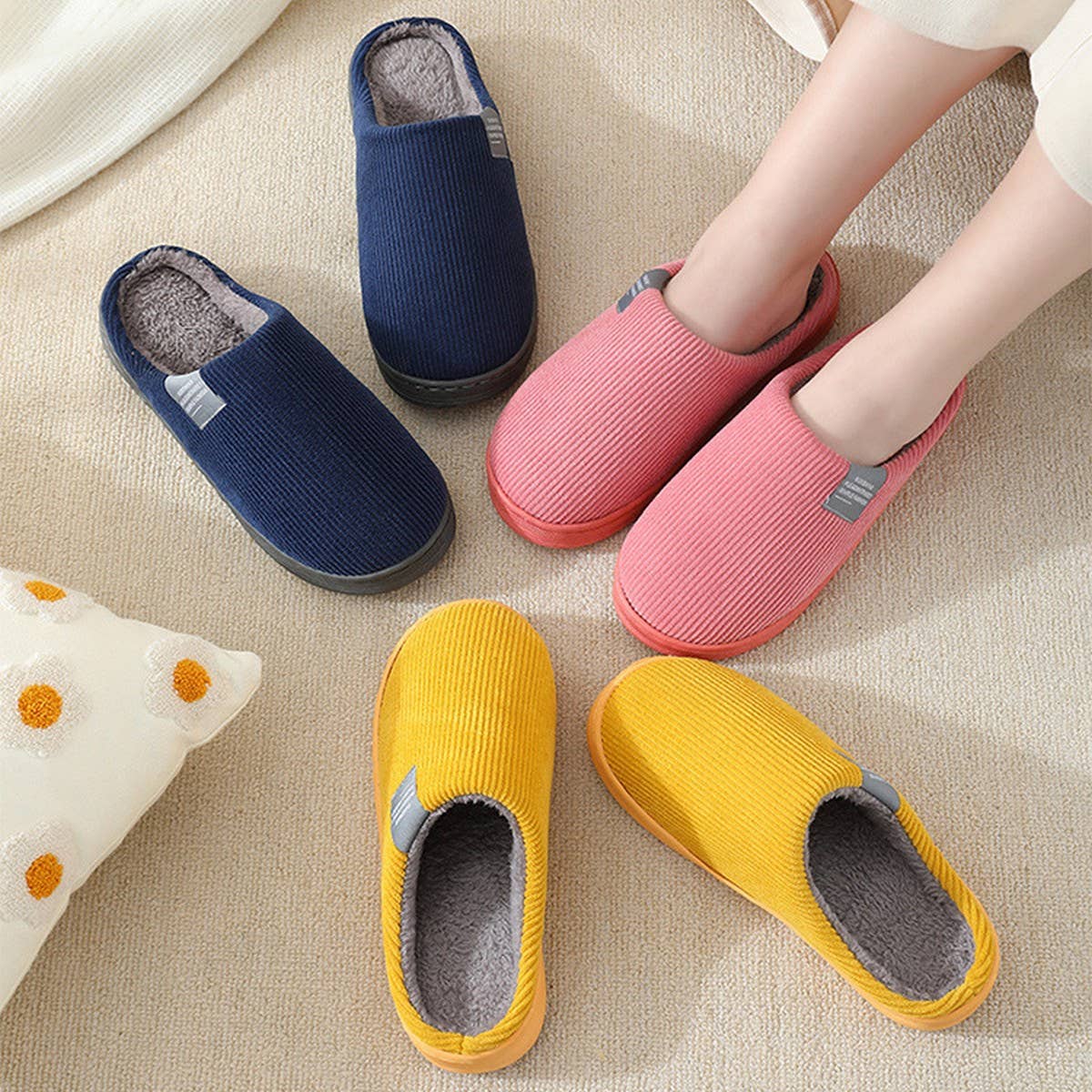 MINIMALIST WARMIES SLIPPERS BEDROOM SLIPPERS_CWSHS0265