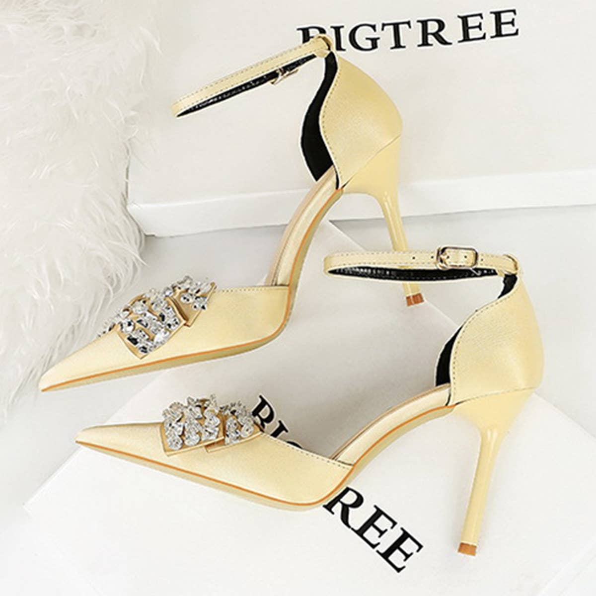 Women Retro Rhinestone Hollow Strap High Heels