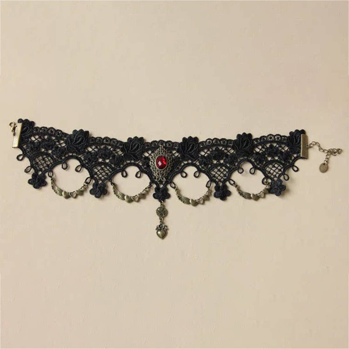 HALLOWEEN RETRO LOVE CRYSTAL LACE SHORT NECKLACE_CWMM0165