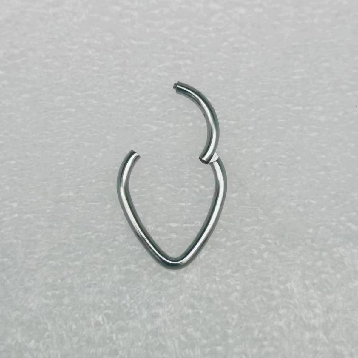 TEARDROP GEOMETRIC NOSE RING IN STAINLESS STEEL_CWMM9541