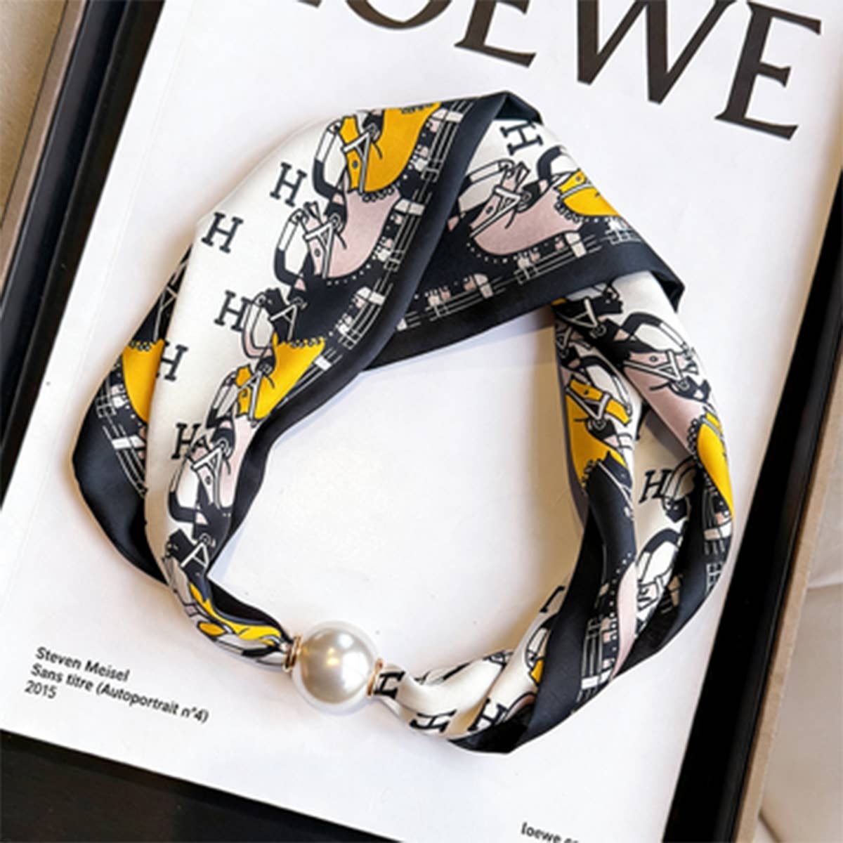 Pearl Magnetic Skinny Silk Neck Scarf_Cwasc03938