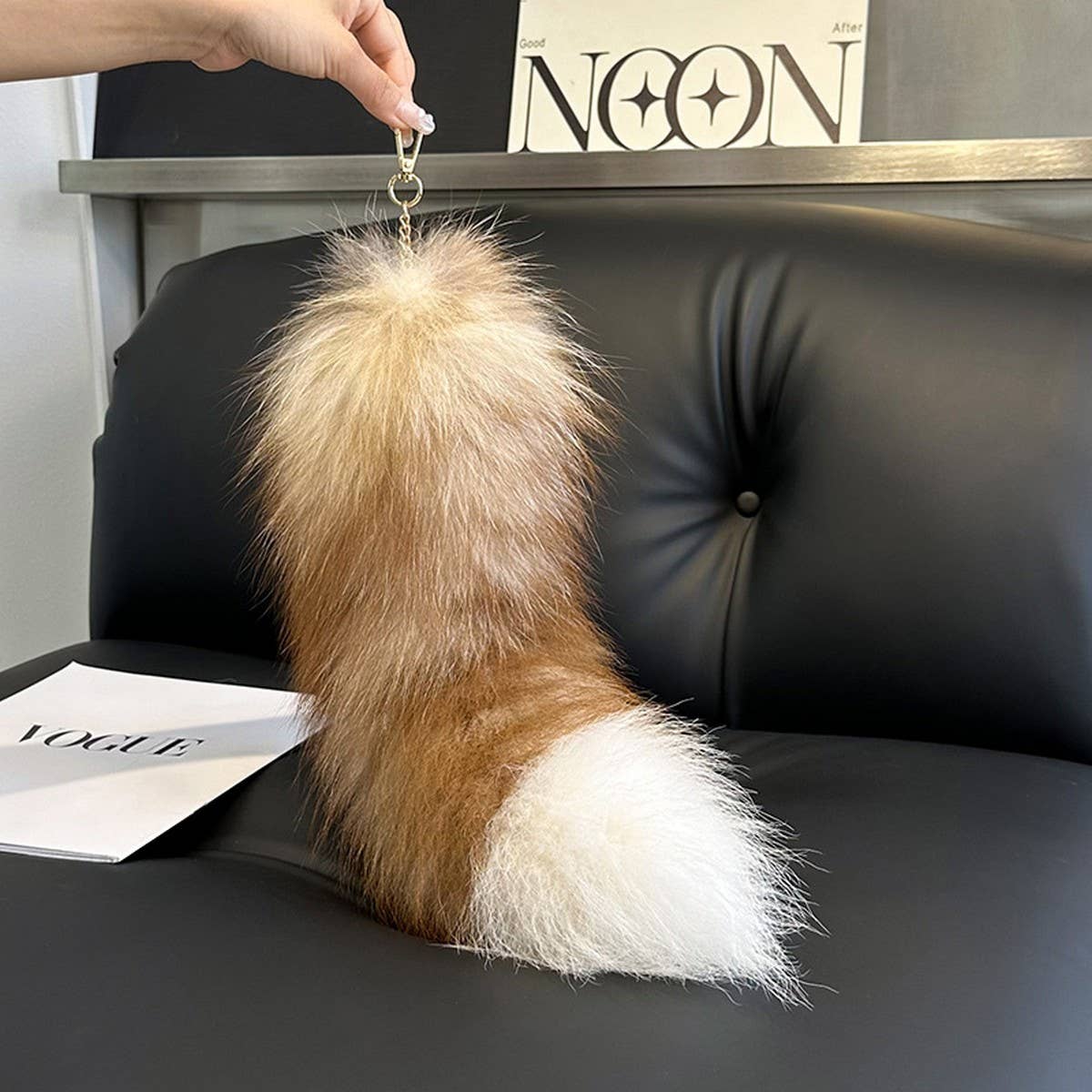 CUTE REAL FOX FUR BIG TAIL CAR KEYCHAIN PENDANT_CWMM2523