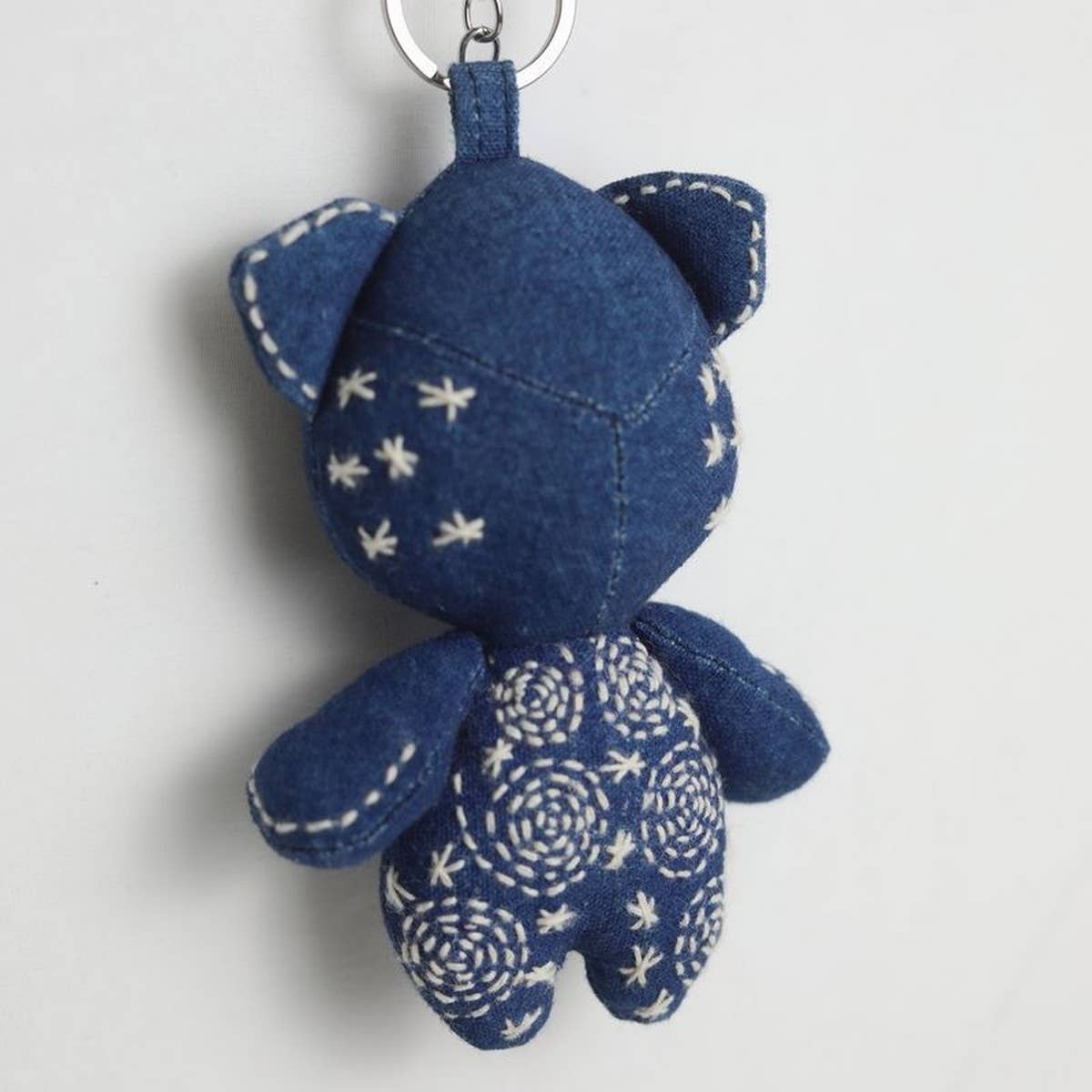 STARRY BEAR HAND EMBROIDERED ANIMAL DOLL PENDANT_CWMM5999