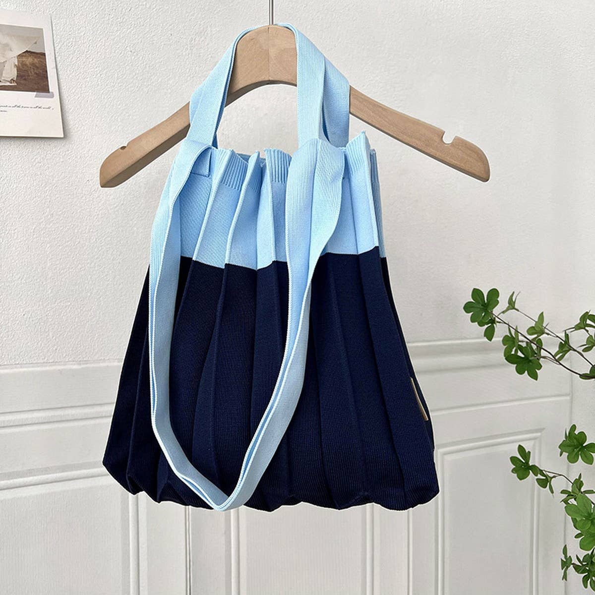 LARGE CAPACITY COLOR BLOCK PLEATED SHOULDER BAG_CWAB3221