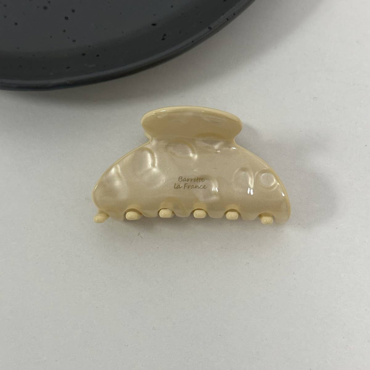 Versatile Candy-Colored Half-Tied Shark Hair Clip_Cwaha1285