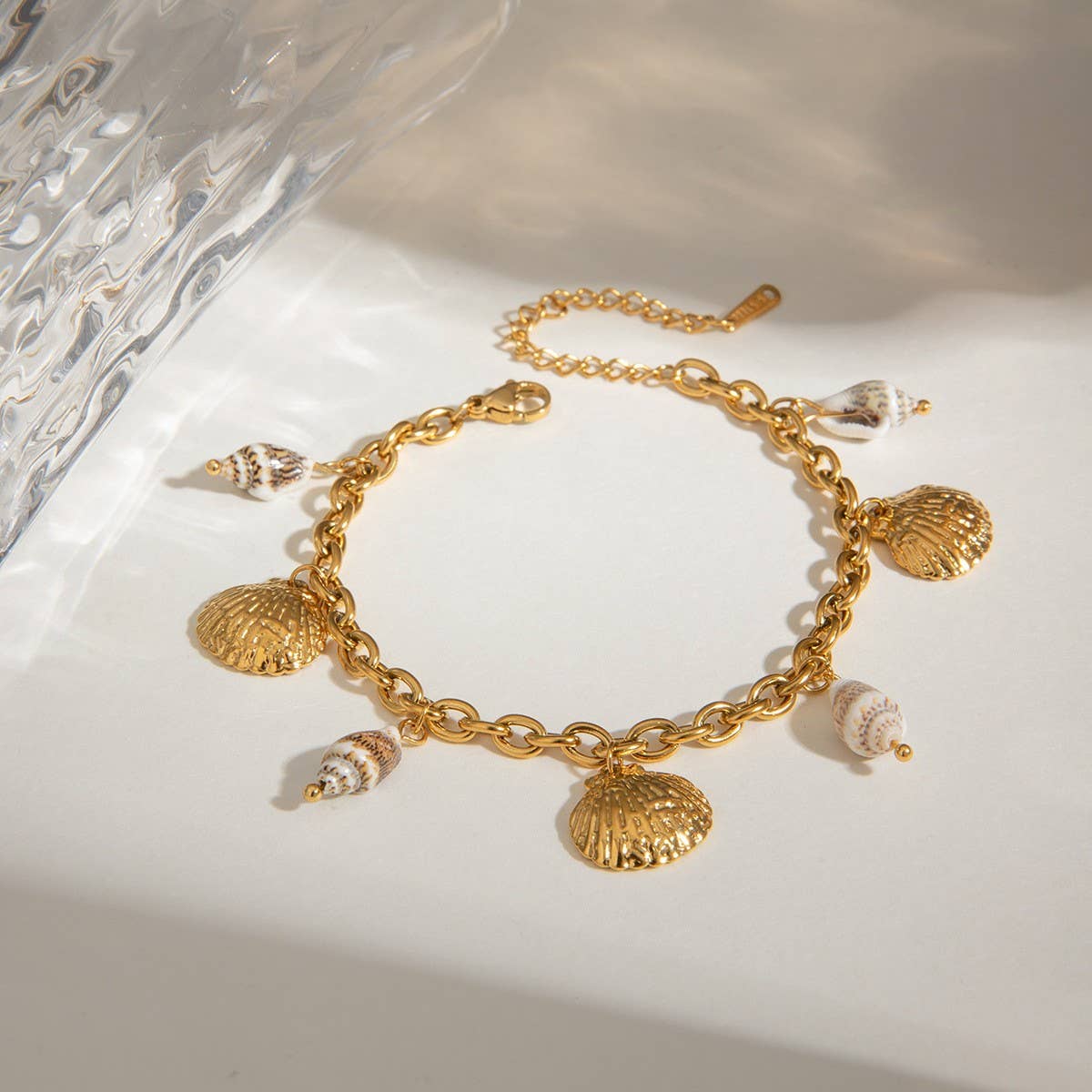 18K GOLD SEASHELL PENDANT BRACELET OCEAN STYLE_CWAJE4669