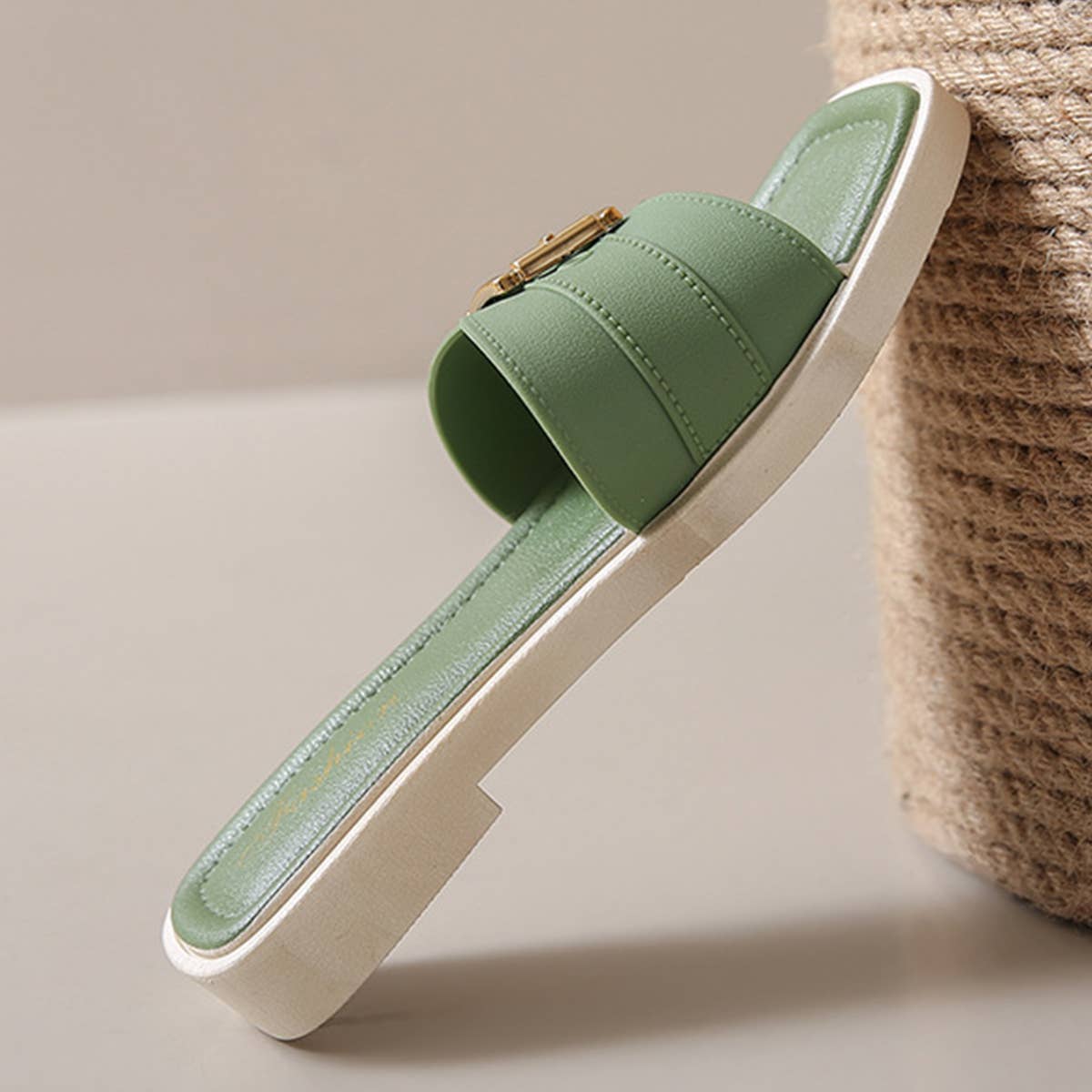 ADJUSTABLE BUCKLED SANDALS SLIPPERS_CWSHS0674