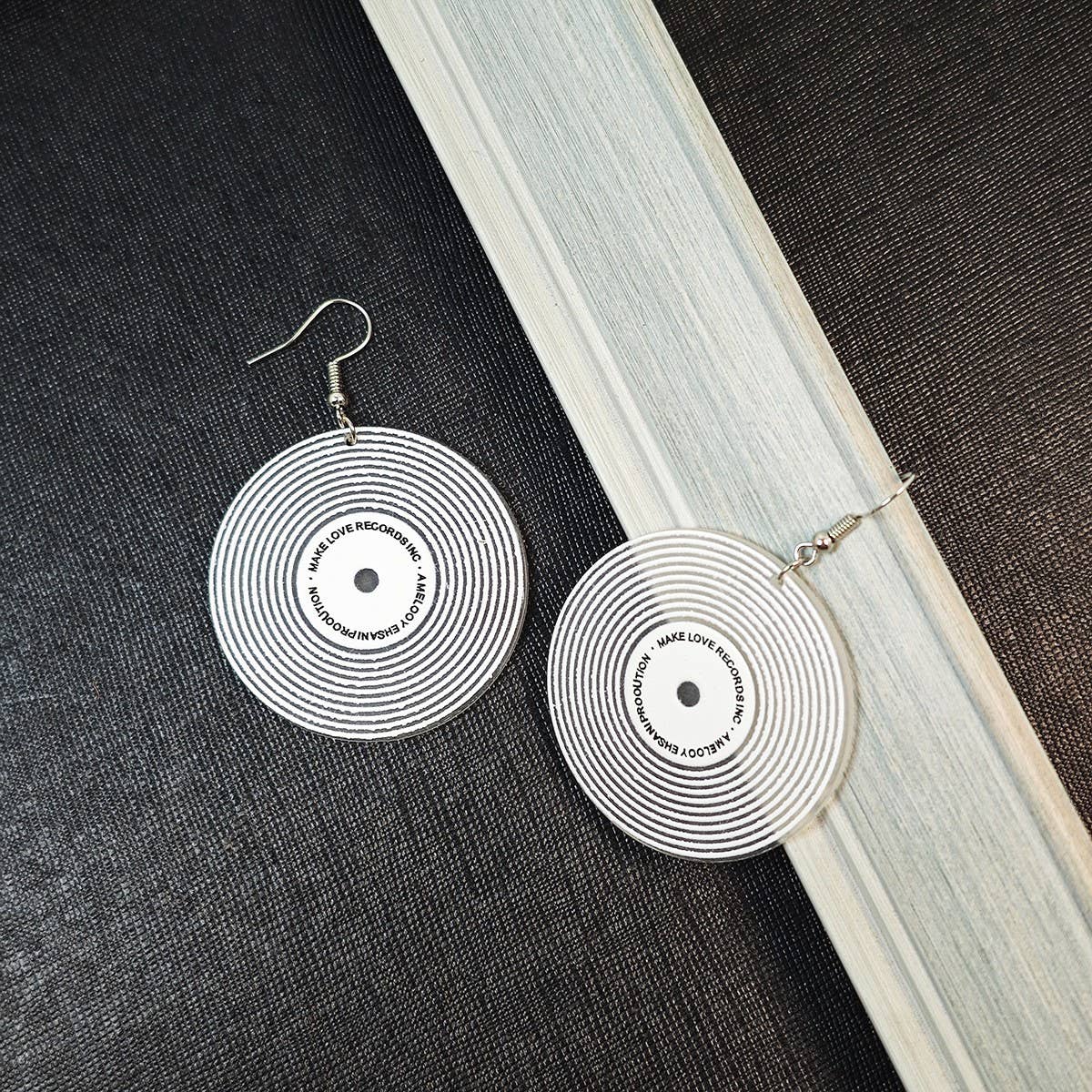CREATIVE SIMPLE LETTER GEOMETRIC ROUND EARRINGS_CWAJE1875