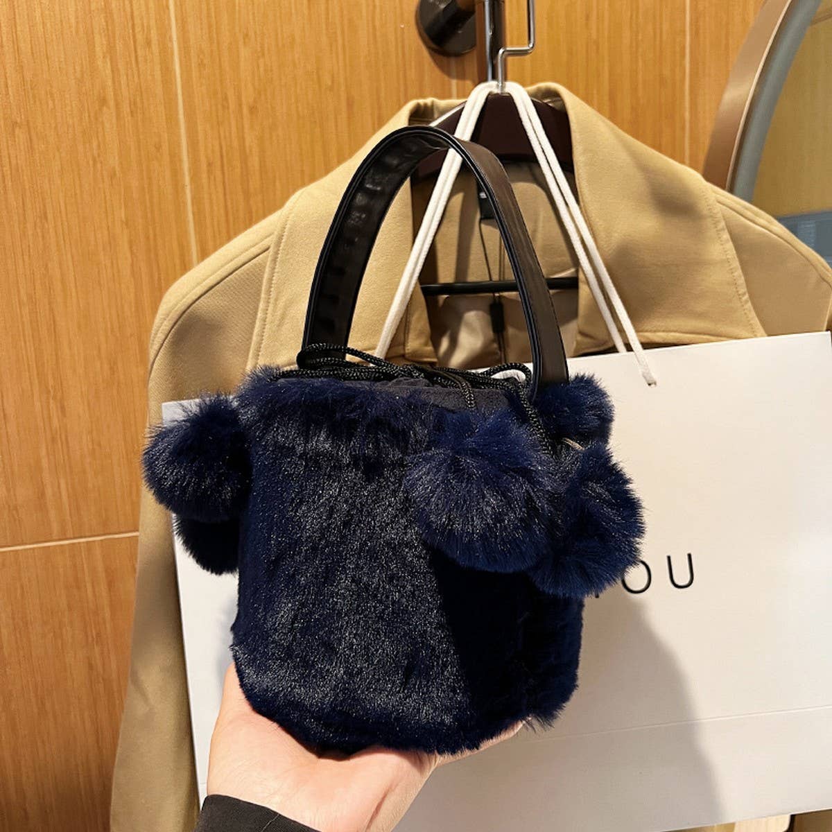 Winter Crossbody Drawstring Plush Bucket Bag_Cwab3954