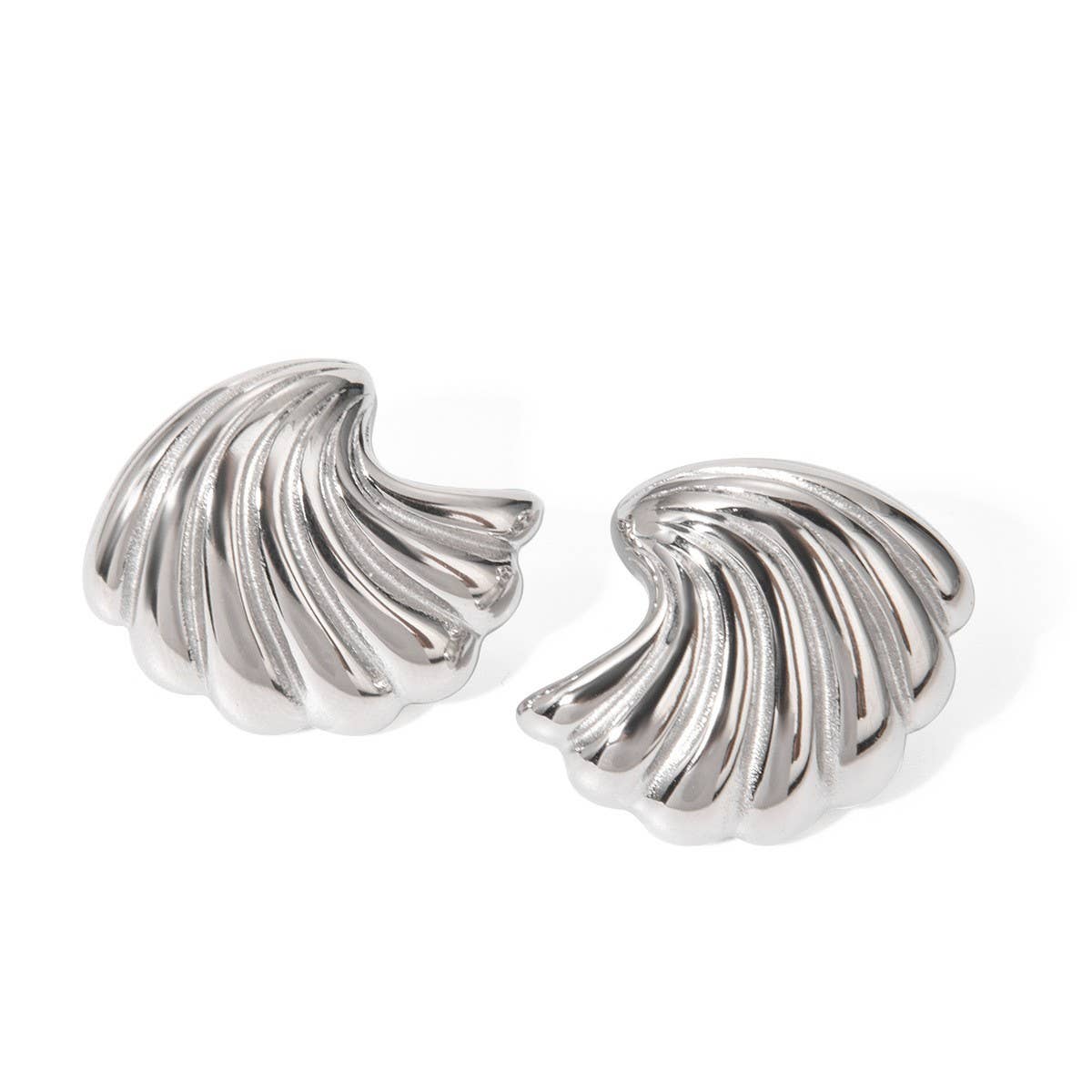 FASHIONABLE GEOMETRIC STRIPED WAVE SHELL EARRINGS_CWAJE1801