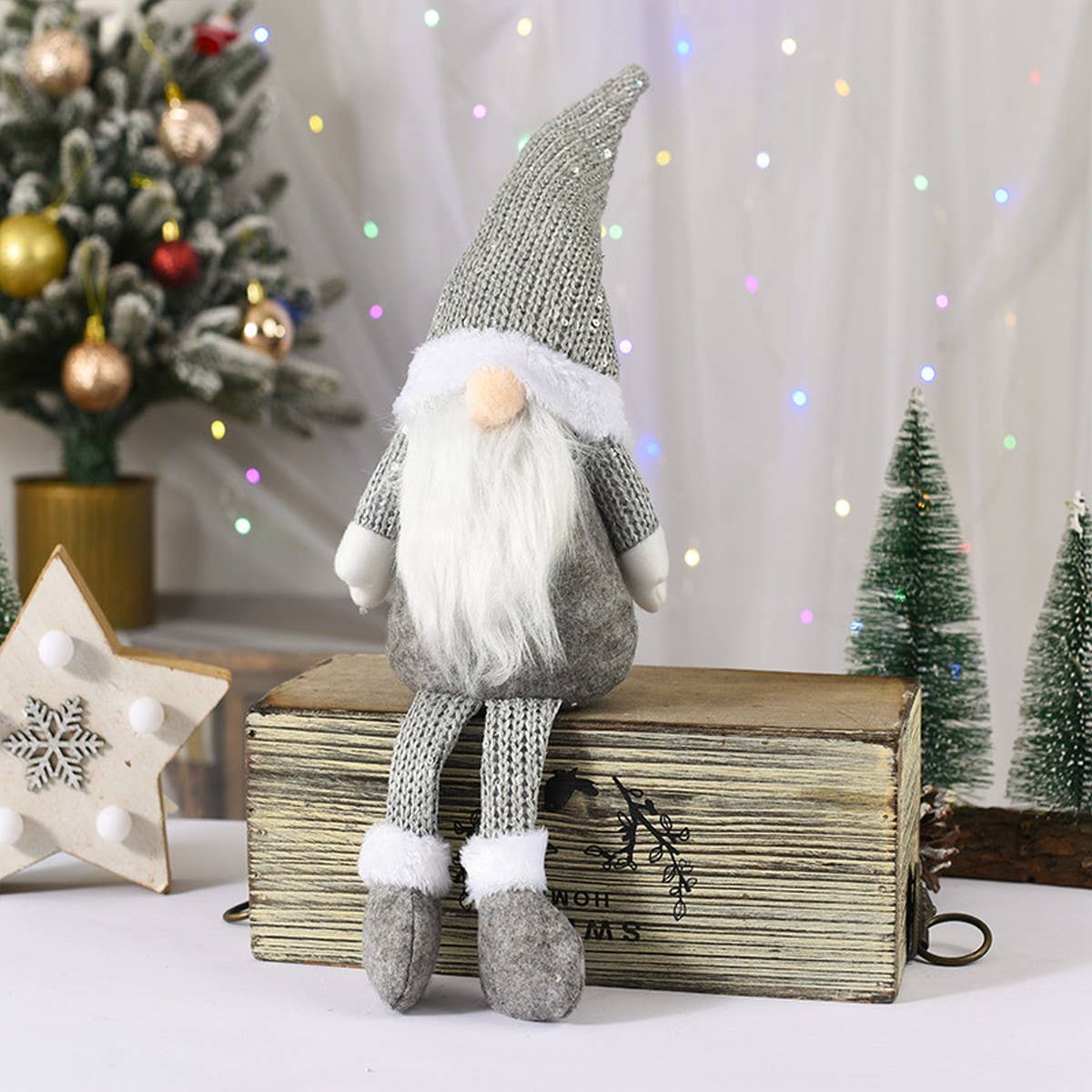 CHRISTMAS FACELESS OLD MAN DOLL WINDOW DISPLAY_CWMM2920