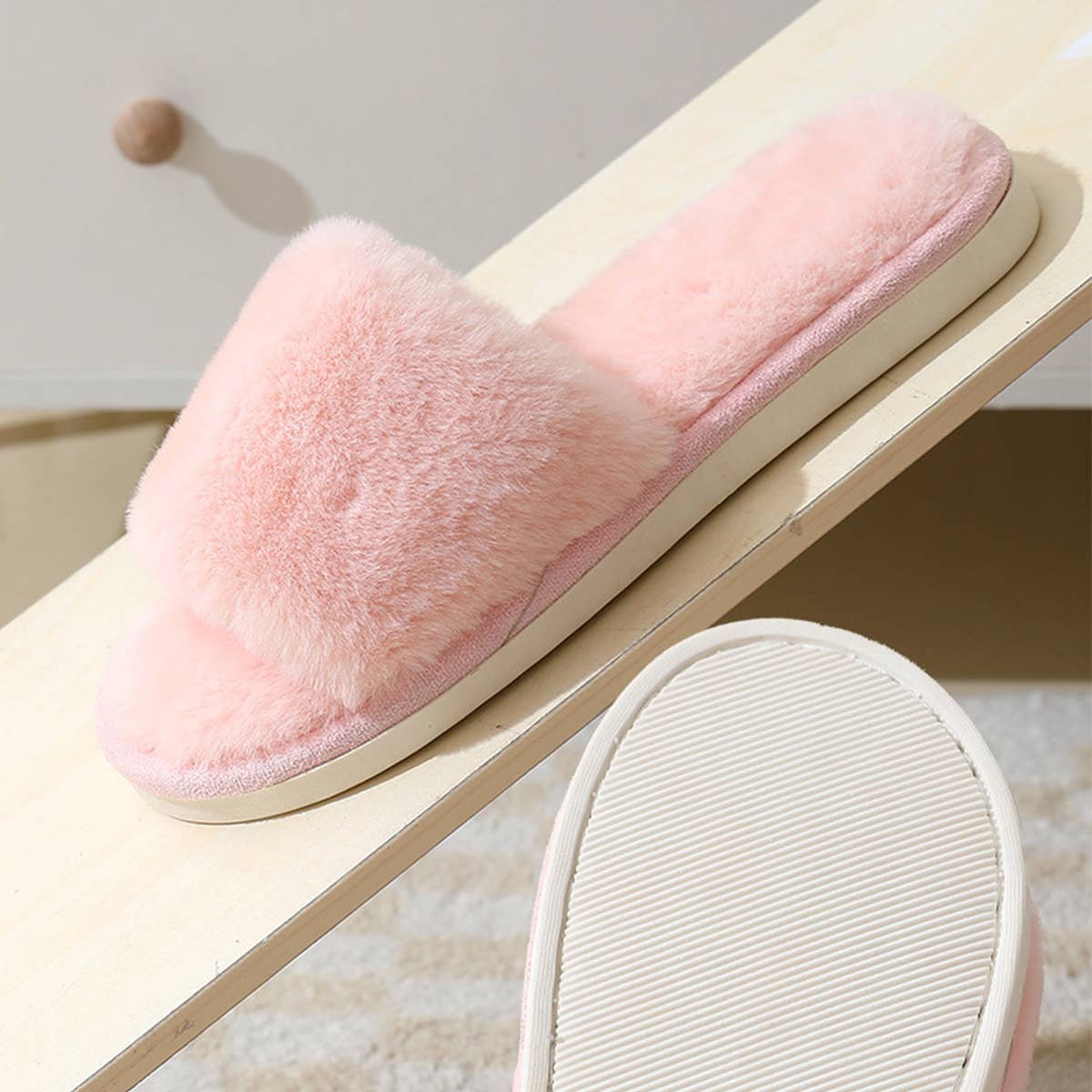FAUX RABBIT FUR SLIPPERS FOR WOMEN_CWSHS0284