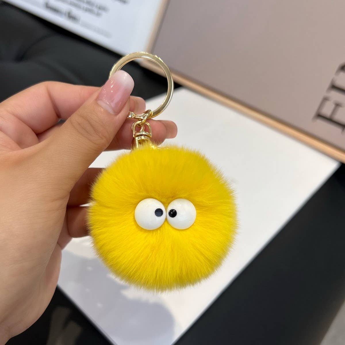 CUTE LITTLE FUR BALL CAR KEYCHAIN BAG PENDANT GIFT_CWMM2514